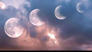 देशभर में खगोल प्रेमियों ने टकटकी लगाकर देखा चंद्र ग्रहण देशभर में खगोल प्रेमियों ने टकटकी लगाकर देखा चंद्र ग्रहण