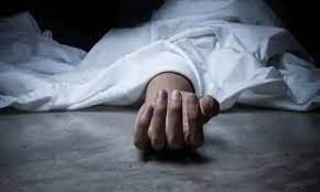 सड़क किनारे मृत मिला कबाड़ कारोबारी, पुलिस को हत्या की आशंका सड़क किनारे मृत मिला कबाड़ कारोबारी, पुलिस को हत्या की आशंका