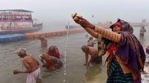प्रयागराज में माघी पूर्णिमा पर 18.60 लाख लोगों ने गंगा में डुबकी लगाई प्रयागराज में माघी पूर्णिमा पर 18.60 लाख लोगों ने गंगा में डुबकी लगाई
