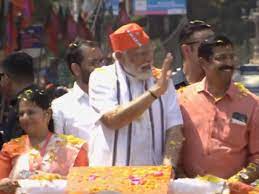 प्रधानमंत्री मोदी ने केरल के पालक्कड़ में विशाल रोड शो किया प्रधानमंत्री मोदी ने केरल के पालक्कड़ में विशाल रोड शो किया
