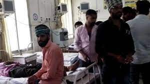 गांव में दो गुटों में संघर्ष, दो की मौत, 11 घायल गांव में दो गुटों में संघर्ष, दो की मौत, 11 घायल