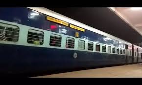 रेलवे स्टेशन पर दंपति पर हमला, ढाई माह के शिशु की हत्या रेलवे स्टेशन पर दंपति पर हमला, ढाई माह के शिशु की हत्या