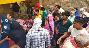 फ्रिज में करंट आने से मां-बेटी की मौत फ्रिज में करंट आने से मां-बेटी की मौत