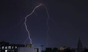 आकाशीय बिजली की चपेट में आने से तीन महिलाओं की मौत आकाशीय बिजली की चपेट में आने से तीन महिलाओं की मौत