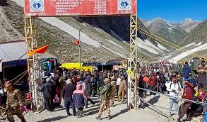 जम्मू से तीर्थयात्रियों का एक और जत्था रवाना जम्मू से तीर्थयात्रियों का एक और जत्था रवाना