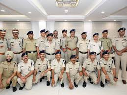 सीआरपीएफ: 200 सफाईकर्मियों, चतुर्थ श्रेणी कर्मियों को पहली बार किया गया पदोन्नत सीआरपीएफ: 200 सफाईकर्मियों, चतुर्थ श्रेणी कर्मियों को पहली बार किया गया पदोन्नत