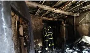 मुंबई में दुकान-सह-आवासीय इमारत में आग लगने से सात लोगों की मौत मुंबई में दुकान-सह-आवासीय इमारत में आग लगने से सात लोगों की मौत