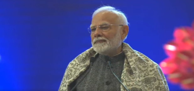 गुरुओं की परंपरा ने हमें, सबको समान-आदर के साथ देखने की शिक्षा दीः प्रधानमंत्री नरेन्द्र मोदी गुरुओं की परंपरा ने हमें, सबको समान-आदर के साथ देखने की शिक्षा दीः प्रधानमंत्री नरेन्द्र मोदी