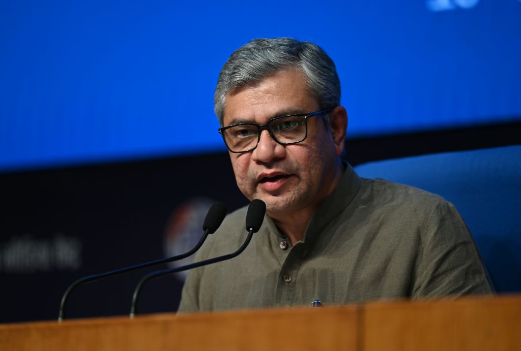 विश्व आर्थिक मंच में शामिल होंगे अश्विनी वैष्णव, भारत के विकास माॅडल को करेंगे पेश विश्व आर्थिक मंच में शामिल होंगे अश्विनी वैष्णव, भारत के विकास माॅडल को करेंगे पेश