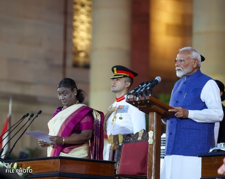 नेतृत्व के 25वें साल में प्रवेश : पीएम मोदी ने याद किया गुजरात के सीएम से लेकर देश के पीएम बनने तक का सफर नेतृत्व के 25वें साल में प्रवेश : पीएम मोदी ने याद किया गुजरात के सीएम से लेकर देश के पीएम बनने तक का सफर