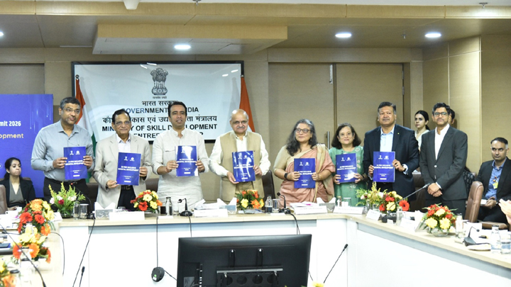 नीति आयोग ने 49 करोड़ असंगठित श्रमिकों को सशक्त बनाने के लिए ‘AI रोडमैप’ किया लॉन्च नीति आयोग ने 49 करोड़ असंगठित श्रमिकों को सशक्त बनाने के लिए ‘AI रोडमैप’ किया लॉन्च