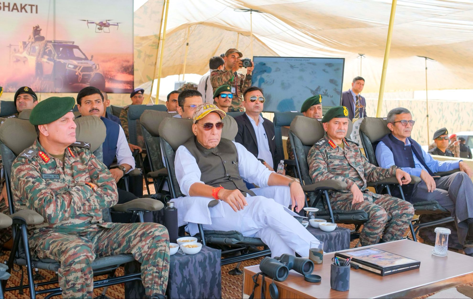 रक्षा मंत्री ने लोंगेवाला के अग्रिम इलाकों का किया दौरा, कहा- ‘ऑपरेशन सिंदूर’ सैन्य शक्ति और राष्ट्रीय चरित्र का प्रतीक रक्षा मंत्री ने लोंगेवाला के अग्रिम इलाकों का किया दौरा, कहा- ‘ऑपरेशन सिंदूर’ सैन्य शक्ति और राष्ट्रीय चरित्र का प्रतीक