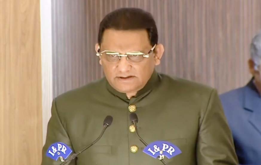 क्रिकेटर मोहम्मद अजहरुद्दीन ने तेलंगाना कैबिनेट मंत्री के रूप में ली शपथ क्रिकेटर मोहम्मद अजहरुद्दीन ने तेलंगाना कैबिनेट मंत्री के रूप में ली शपथ