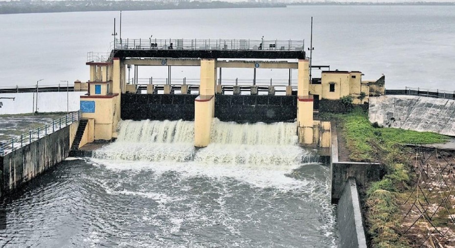 भारी बारिश के बाद चेन्नई में जल स्तर तेजी से बढ़ा, प्रशासन ने जारी किया अलर्ट भारी बारिश के बाद चेन्नई में जल स्तर तेजी से बढ़ा, प्रशासन ने जारी किया अलर्ट