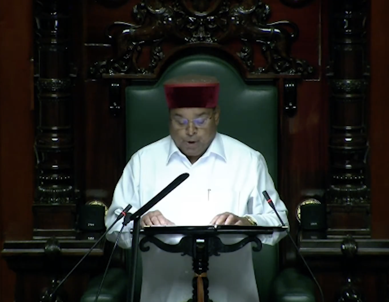 कर्नाटक में राज्यपाल और राज्य सरकार के बीच टकराव तेज कर्नाटक में राज्यपाल और राज्य सरकार के बीच टकराव तेज