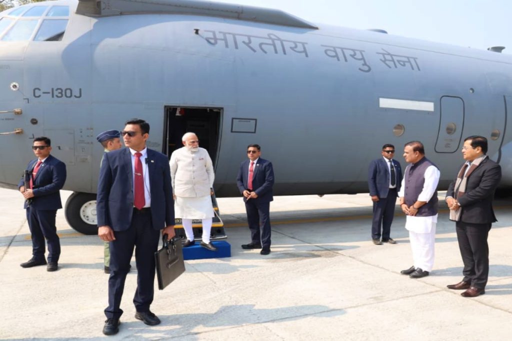 मोरन बाईपास पर पीएम मोदी की ऐतिहासिक पहल, ईएलएफ उद्घाटन पर स्थानीय लोगों का उत्साह मोरन बाईपास पर पीएम मोदी की ऐतिहासिक पहल, ईएलएफ उद्घाटन पर स्थानीय लोगों का उत्साह