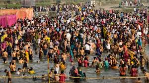 अयोध्या में गंगा दशहरा पर सरयू घाट पर उमड़ा आस्था का सैलाब, 11,000 दीपों से महाआरती अयोध्या में गंगा दशहरा पर सरयू घाट पर उमड़ा आस्था का सैलाब, 11,000 दीपों से महाआरती