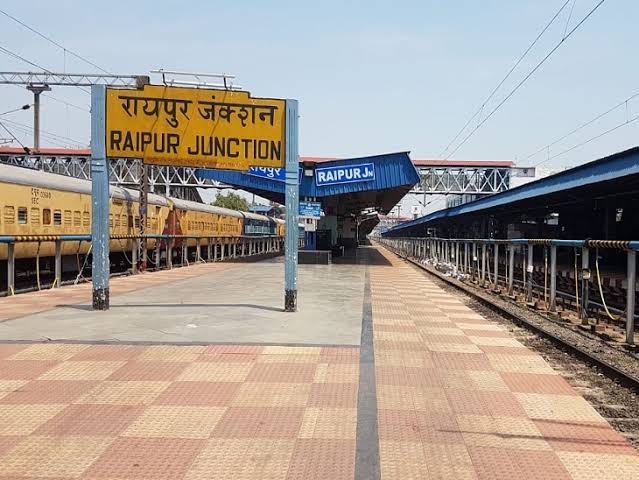 रायपुर मंडल के 13 स्टेशनों पर 226 करोड़ रुपए की इलेक्ट्रॉनिक इंटरलॉकिंग परियोजना को मंजूरी रायपुर मंडल के 13 स्टेशनों पर 226 करोड़ रुपए की इलेक्ट्रॉनिक इंटरलॉकिंग परियोजना को मंजूरी
