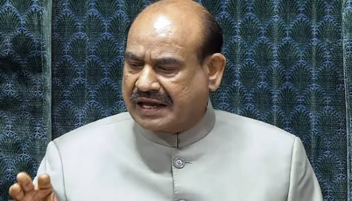 नारेबाजी और व्यवधान से नहीं, तथ्य और तर्क से बनता है नेतृत्व: ओम बिरला नारेबाजी और व्यवधान से नहीं, तथ्य और तर्क से बनता है नेतृत्व: ओम बिरला