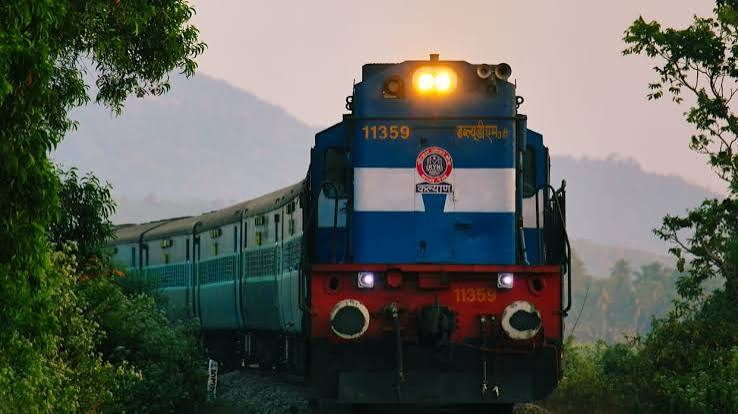 रेल मंत्रालय ने संरक्षा को मज़बूत करने के लिए 4,098 तकनीकी पदों पर भर्ती की मंजूरी दी रेल मंत्रालय ने संरक्षा को मज़बूत करने के लिए 4,098 तकनीकी पदों पर भर्ती की मंजूरी दी