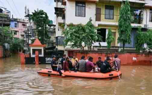 असम में बाढ़ से 10.6 लाख से अधिक लोग प्रभावित असम में बाढ़ से 10.6 लाख से अधिक लोग प्रभावित