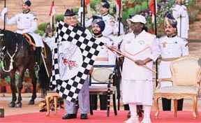राष्ट्रपति मुर्मु ने पीबीजी सोल्जरथॉन को दिखाई हरी झंडी, मांडविया ने एनसीसी साइक्लोथॉन में लिया हिस्सा राष्ट्रपति मुर्मु ने पीबीजी सोल्जरथॉन को दिखाई हरी झंडी, मांडविया ने एनसीसी साइक्लोथॉन में लिया हिस्सा
