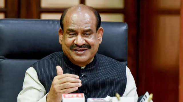 'इंडिया' गठबंधन ने लोकसभा अध्यक्ष की चाय पार्टी का बहिष्कार किया 'इंडिया' गठबंधन ने लोकसभा अध्यक्ष की चाय पार्टी का बहिष्कार किया