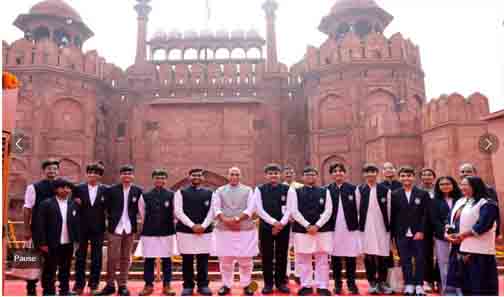 हर भारतीय को अभिभूत किया’, लाल किले पर पहली बार वंदे मातरम की धुन बजाए जाने पर रक्षा मंत्री की प्रतिक्रिया हर भारतीय को अभिभूत किया’, लाल किले पर पहली बार वंदे मातरम की धुन बजाए जाने पर रक्षा मंत्री की प्रतिक्रिया