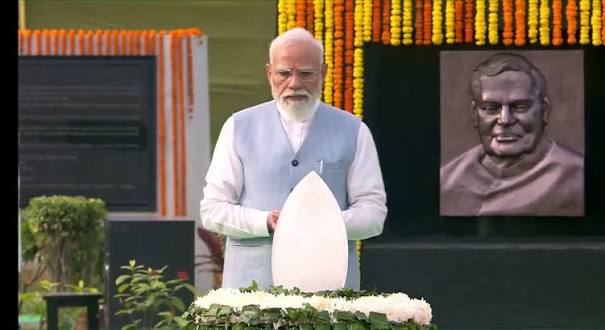 प्रधानमंत्री मोदी, भाजपा के शीर्ष नेताओं ने वाजपेयी की पुण्यतिथि पर श्रद्धांजलि दी प्रधानमंत्री मोदी, भाजपा के शीर्ष नेताओं ने वाजपेयी की पुण्यतिथि पर श्रद्धांजलि दी