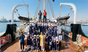 समुद्र की लहरों पर भारत का संदेश लेकर ओमान से आगे बढ़ा आईएनएस सुदर्शिनी समुद्र की लहरों पर भारत का संदेश लेकर ओमान से आगे बढ़ा आईएनएस सुदर्शिनी