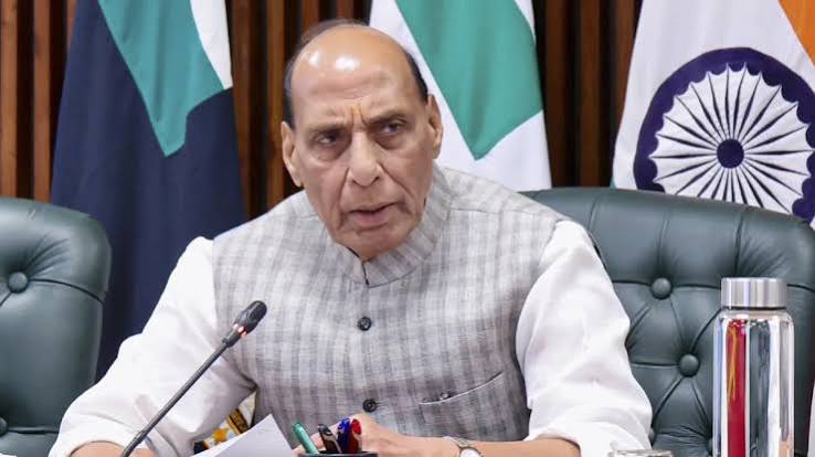 सेना कमांडरों का तीन दिवसीय सम्मेलन शुरू, राजनाथ सिंह जारी करेंगे 'भूमि युद्ध सिद्धांत' सेना कमांडरों का तीन दिवसीय सम्मेलन शुरू, राजनाथ सिंह जारी करेंगे 'भूमि युद्ध सिद्धांत'