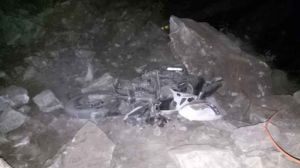 केदारनाथ हाईवे में गिरा बोल्डर, 8 की मौत