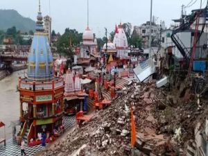 हर की पौड़ी में ब्रह्मकुंड के पास बिजली गिरी
