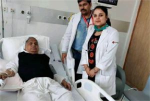 उप्र के पूर्व मुख्यमंत्री मुलायम सिंह यादव अस्पताल में भर्ती, हालत स्थिर