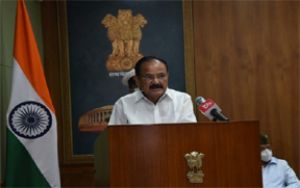 उपराष्ट्रपति वेंकैया नायडू ने स्वतंत्रता दिवस पर आज़ादी के अनाम योद्धाओं को श्रद्धांजलि अर्पित की