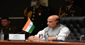   चीन की सेना की कार्रवाई और वास्तविक नियंत्रण रेखा पर एकतरफा तौर पर यथास्थिति बदलने की कोशिशें, द्विपक्षीय समझौतों का उल्लंघन- रक्षा मंत्री 