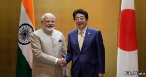  प्रधानमंत्री नरेंद्र मोदी ने जापान के प्रधानमंत्री शिंजो आबे से टेलिफोन पर बातचीत की