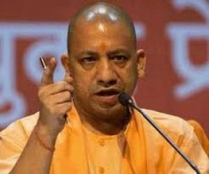   योगी आदित्यनाथ ने हाथरस मामले की जांच सी.बी.आई. से कराने की सिफारिश की