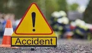  टैंकर ने पिकअप वाहन को टक्कर मारी, 6 श्रमिकों की मौत, 23 घायल 