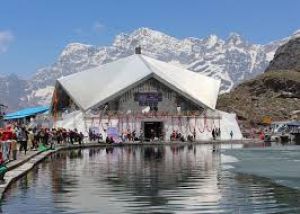  श्रद्धालुओं के लिए बंद हुआ हेमकुंड साहिब