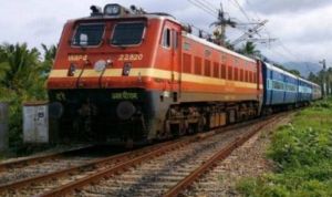 196 जोड़ी त्योहार विशेष रेलगाडिय़ां 20 अक्तूबर से 30 नवम्बर के बीच चलाने का फैसला