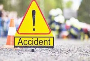  ट्रक से कुचलकर मां-बेटे की मौत
