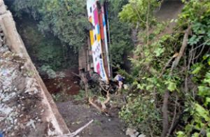 40 फीट गहरी खाई में गिरी बस, ड्राइवर समेत 5 की मौत
