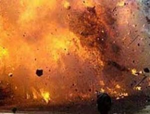  पटाखे बनाने के बारूद में विस्फोट से मकान ढहा, परिवार के तीन लोगों की मौत