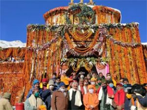  सीएम योगी ने किए बदरीनाथ के दर्शन
