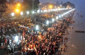 परिक्रमा के लिए अयोध्या आने वाले श्रद्धालुओं पर कड़ी पाबंदी
