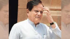  कांग्रेस के वरिष्ठ नेता अहमद पटेल का निधन
