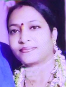  कुर्सी पर चढ़कर बालकनी में कपड़े डालने लगी महिला, छठी मंजिल से गिरने से मौत!