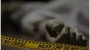   महिला ने तीन बेटियों समेत खुद की गर्दन काटी, एक की मौत