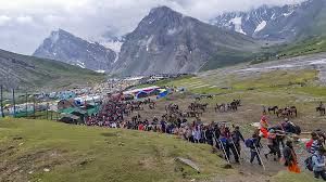 बारिश बनी तीर्थ यात्रियों के लिए रोड़ा, खराब मौसम के कारण अमरनाथ यात्रा अस्थायी तौर पर स्थगित